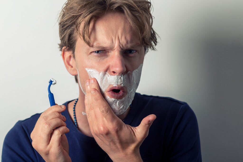 Gillette Mousse à Raser Regular 300ml - Destockage en Gros pour Professionnels 1