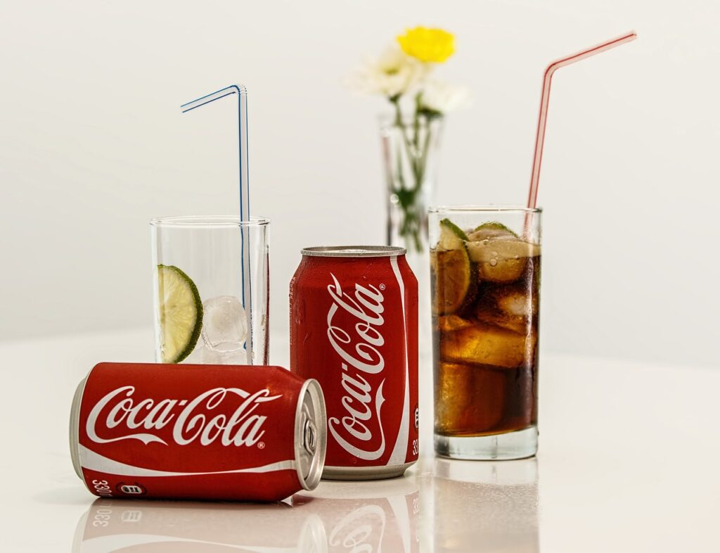 Schweppes Cola 33cl Slim Can : Une Offre Premium pour les Professionnels 1